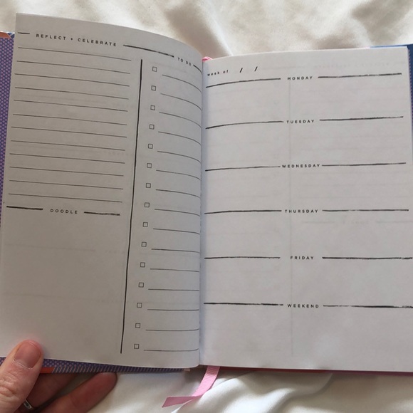 Anthropologie undated Weekly Planner - Picture 2 of 3